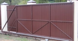 Купить откатные ворота из профнастила Новокуйбышевск, цена от 1757 руб.