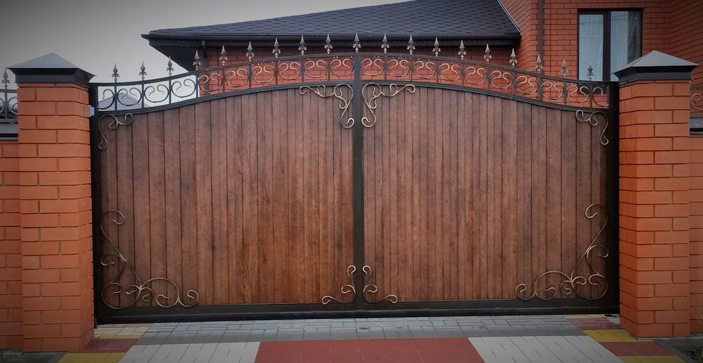 Купить простые ворота для дома: советы по выбору, установке и уходу в Новокуйбышевске от 33066 руб | ВоротМастер-Нвб